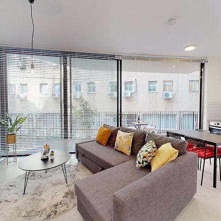 Comfortable Apartment With Balcony By Holyguest Tel Aviv Eksteriør bilde